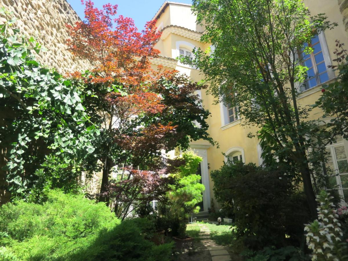 Entre Vignes Et Dentelles Hotell Courthézon Exteriör bild
